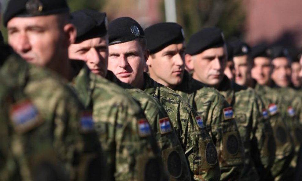 Prva gradijska brigada obilježila je danas u vojarni Croatia u Zagrebu dvadeset godina postojanja