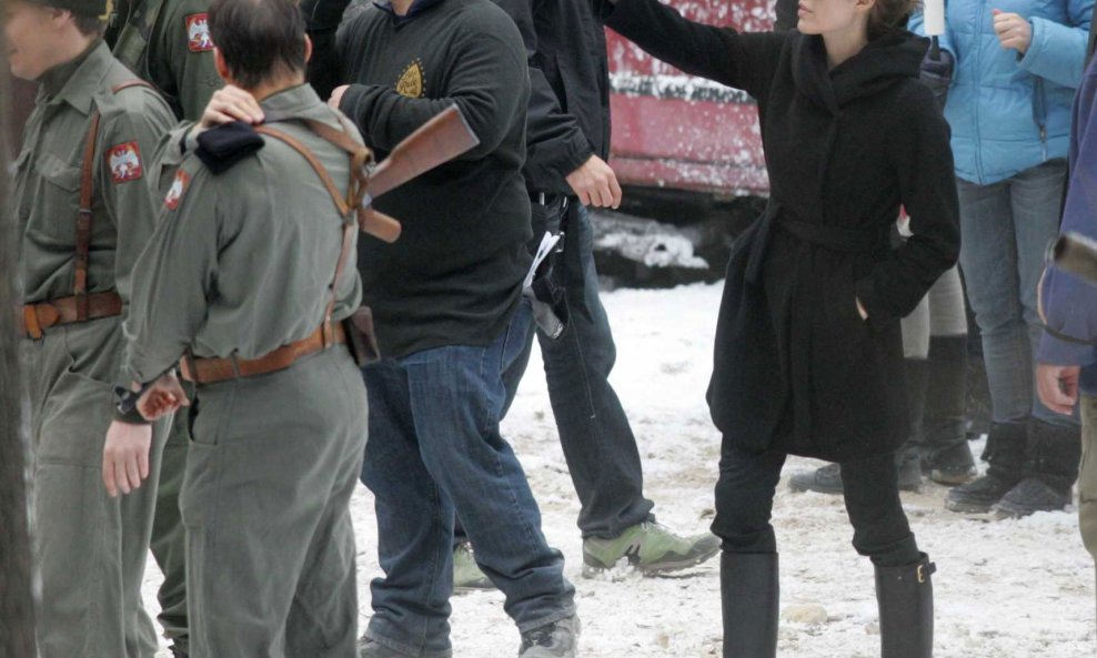 Angelina Jolie na lažnom mađarskom snijegu (9)