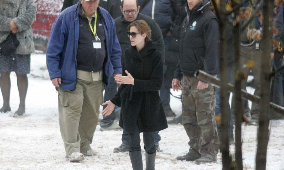 Angelina Jolie na lažnom mađarskom snijegu (5)
