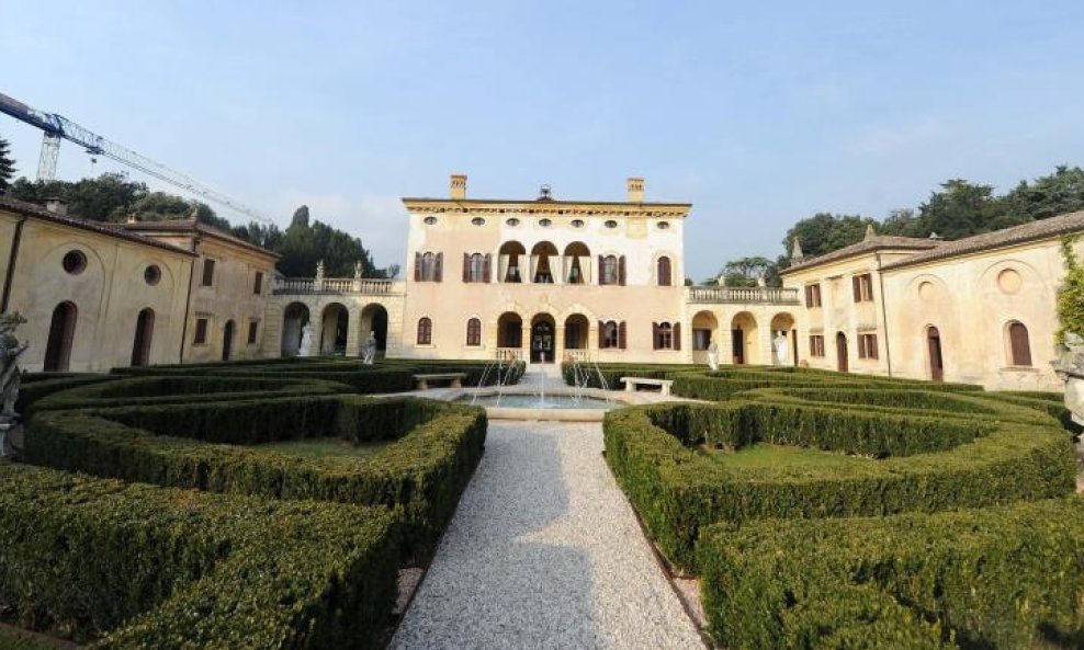 Villa Giona