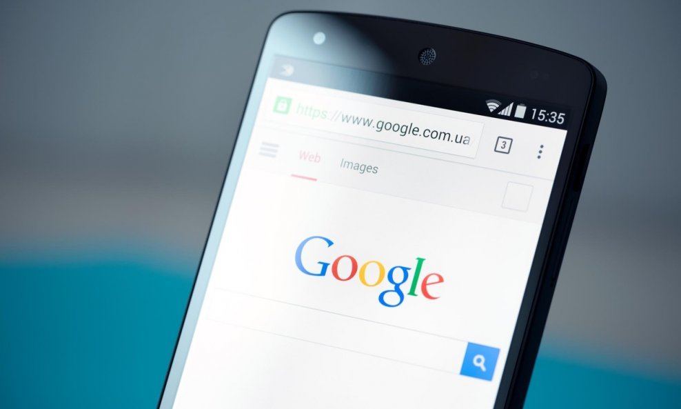 google chrome web preglednik pametni telefon smartphone