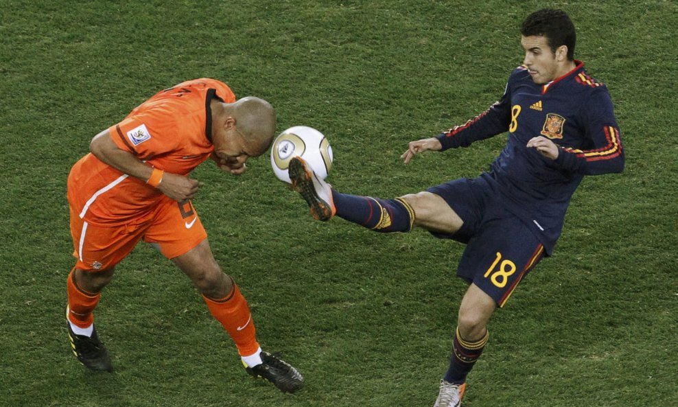 Nigel de Jong i Pedro