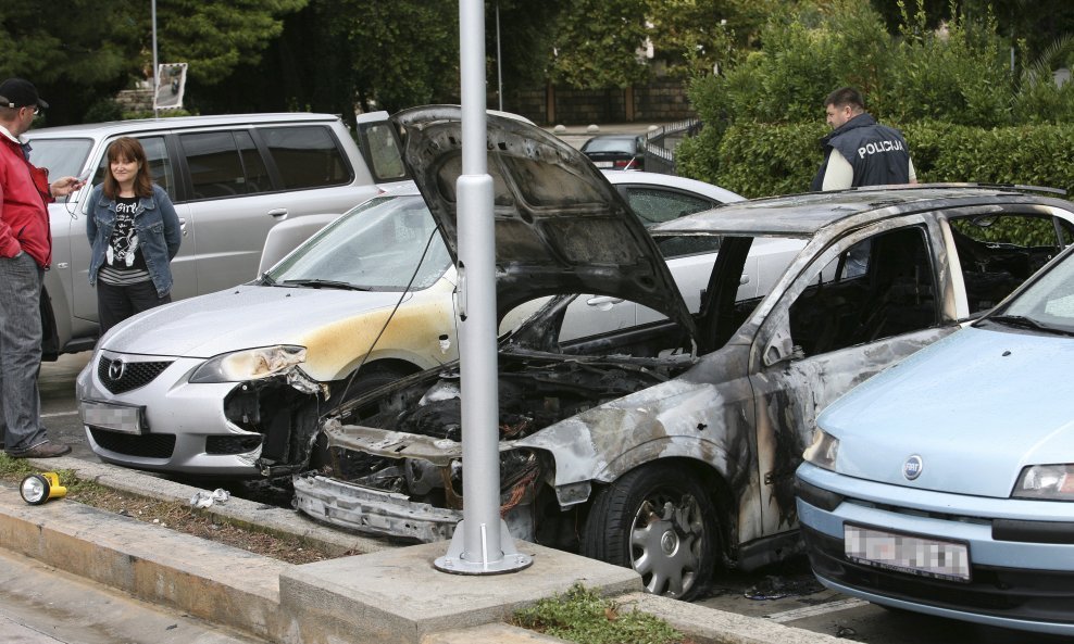 zapaljeni_auto Bačvice