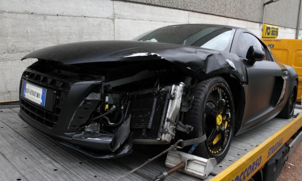 Razbijeni Audi A8 Maria Balotellija
