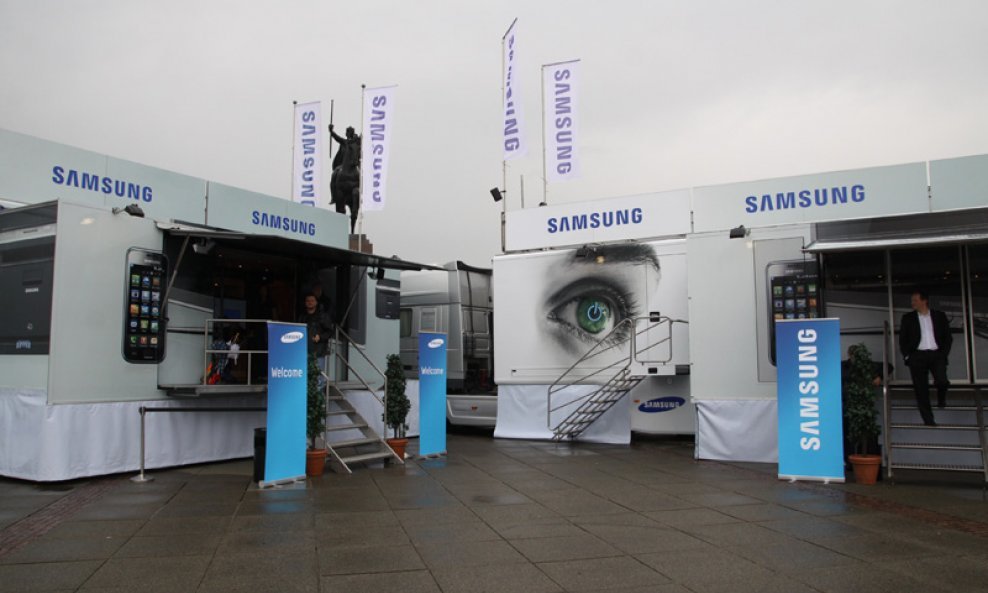 Experience Samsung Tour