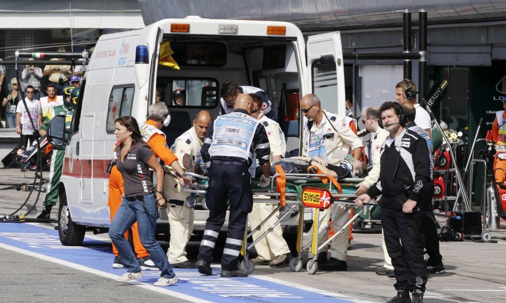 Član momčadi Hispania Racing Teama morao je biti prebačen u bolnicu