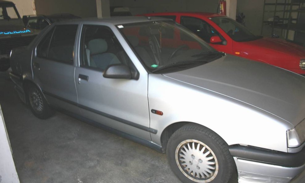 Renault 19 šverc cigareta