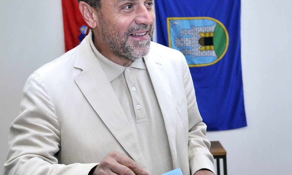 Bandić glasuje