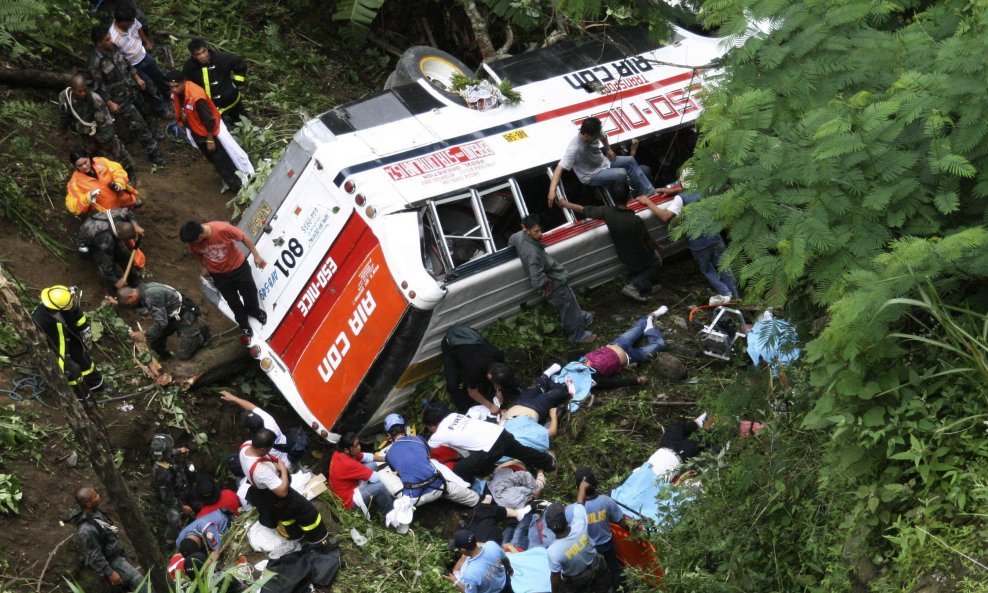 FILIPINI AUTOBUS NESREĆA