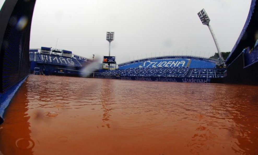 Umag stadion, kiša
