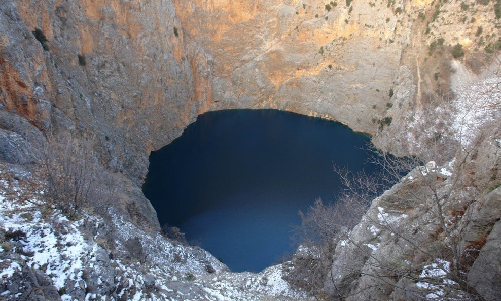 crveno jezero imotski