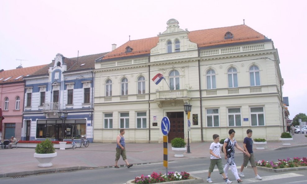 Zgrada gradske uprave u Đakovu