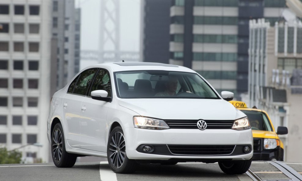 2011-Volkswagen-Jetta-112