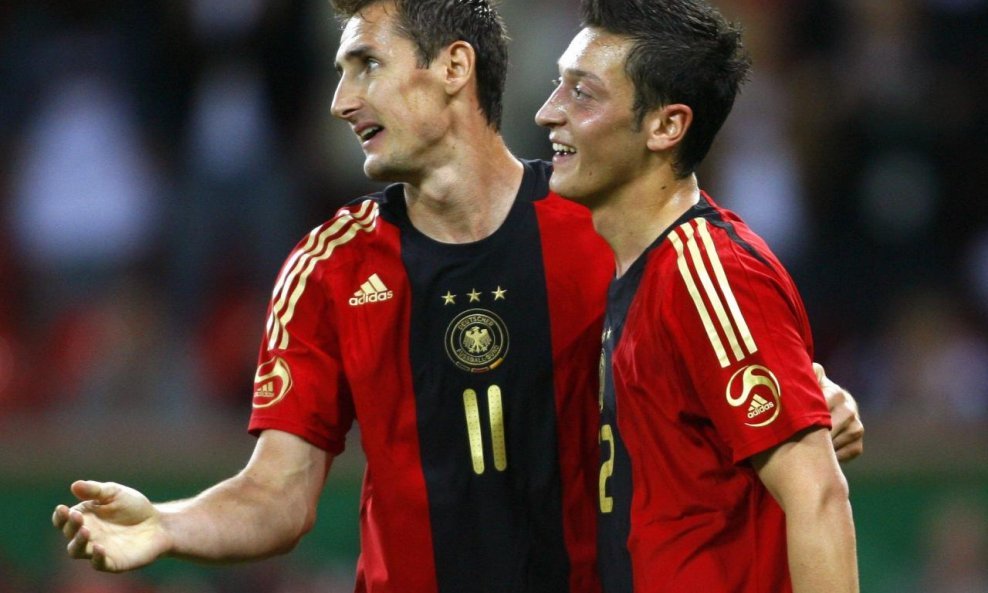 Miroslav Klose i Mesut Özil