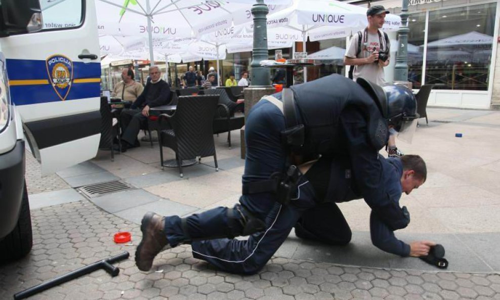 Privođenje napadača na Zagreb Pride2