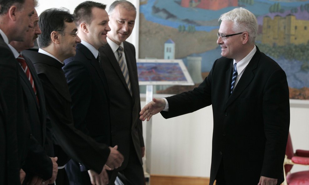 ivo josipović i alkari