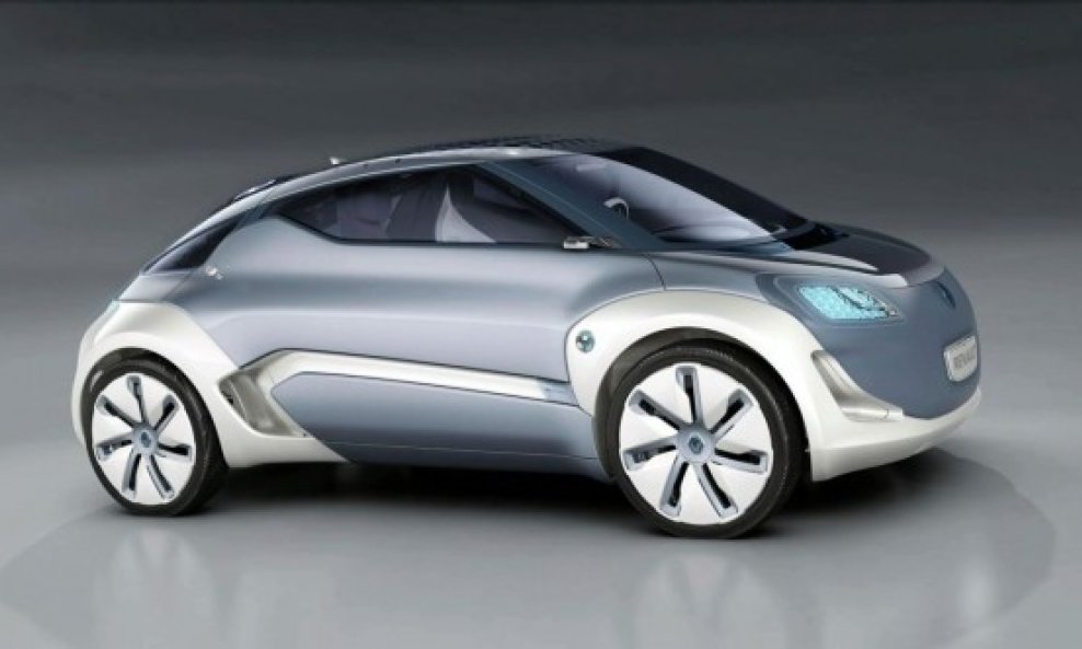 2009-Renault-Zoe-Z.E.-Concept-Front-Angle-View-588x332