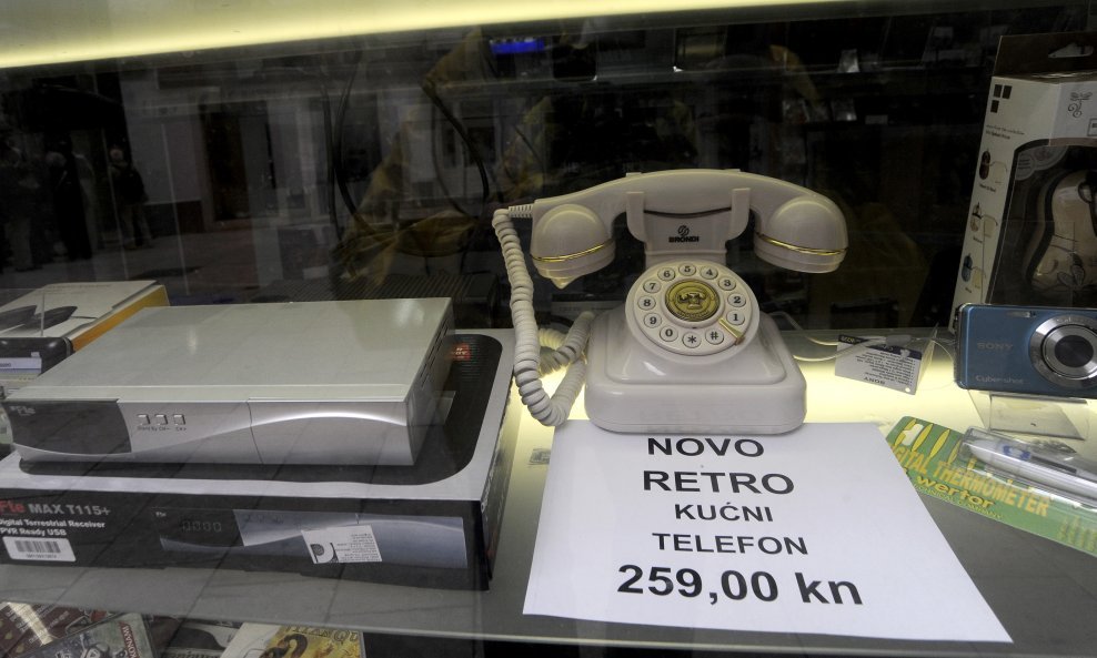 retro_telefon-050510