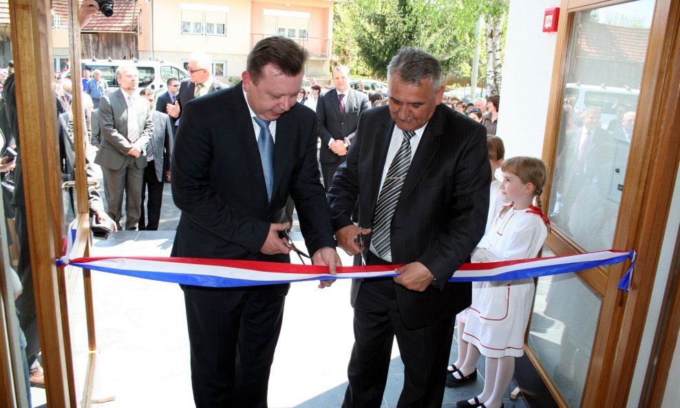 Pankretić otvara školu