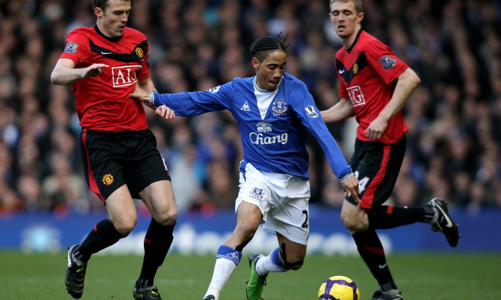 Steven Pienaar (Everton) i Michael Carrick (Manchester United) 
