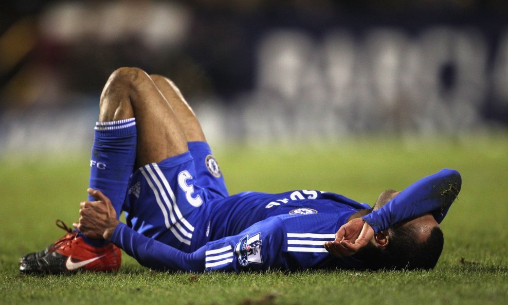 Ashley Cole , Chelsea 2010, ozljeda