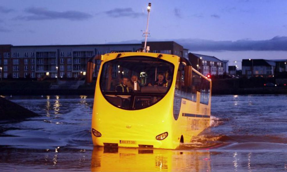 amfibija autobus amfibus