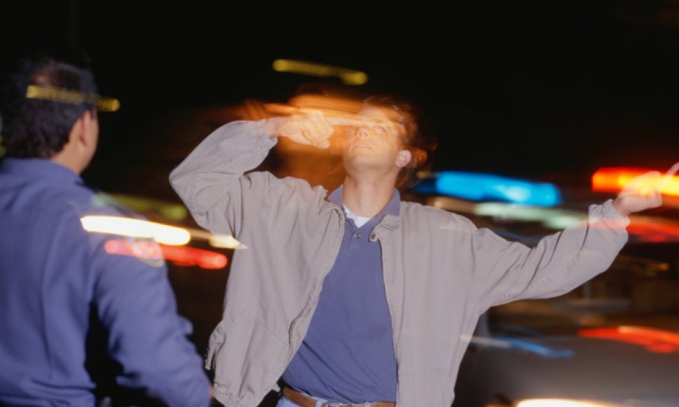 alkohol vozač policija pijan