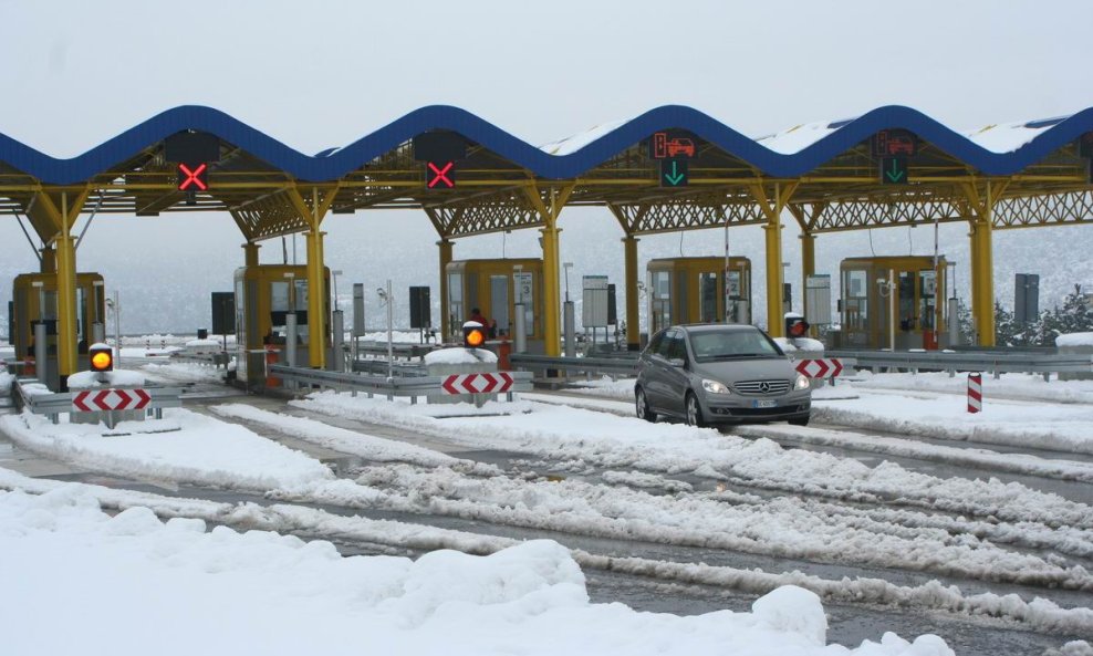 naplatne kućice dalmatina ravča