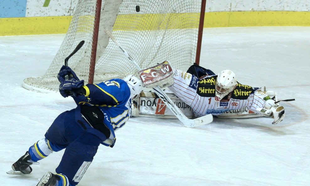 Thomas Guidarelli 10, Jordan Parise 1; Medveščak _ Klagenfurt