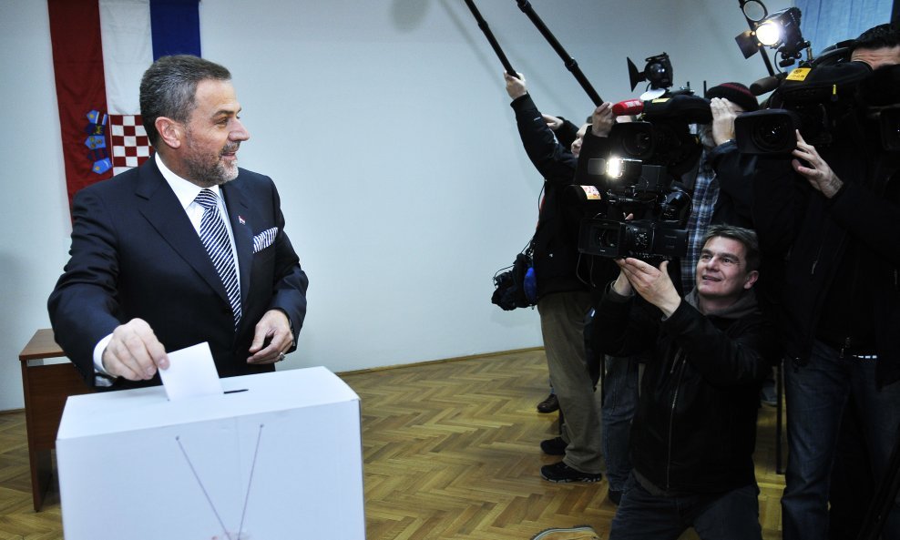 Milan Bandić, glasanja drugi krug predsjedničkih izbora 10. 01. 2010.