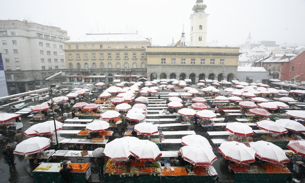 zagreb dolac tržnica snijeg