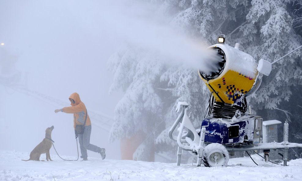 Snježni topovi, Sljeme