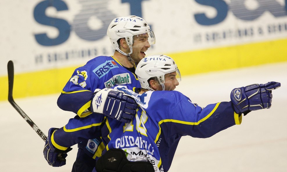 Mike Oullette, Thomas Guidarelli, Medveščak, EBEL 2009-10