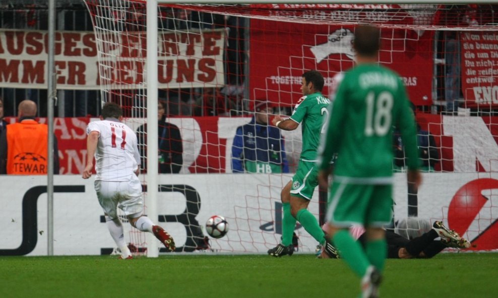 Ivica Olić, Bayern-Maccabi Haifa, Liga prvaka 2009-10