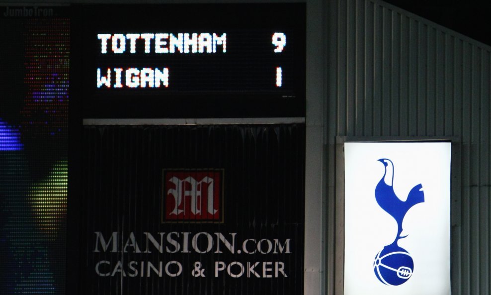 Tottenham-Wigan 91, semafor, Premiership 2009-10