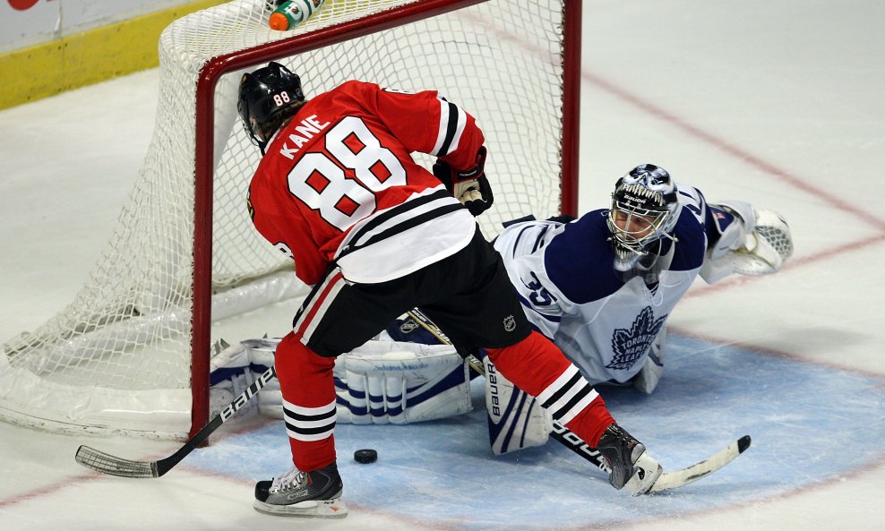 Vesa Toskala (Toronto); Patrick Kane (Chicago)