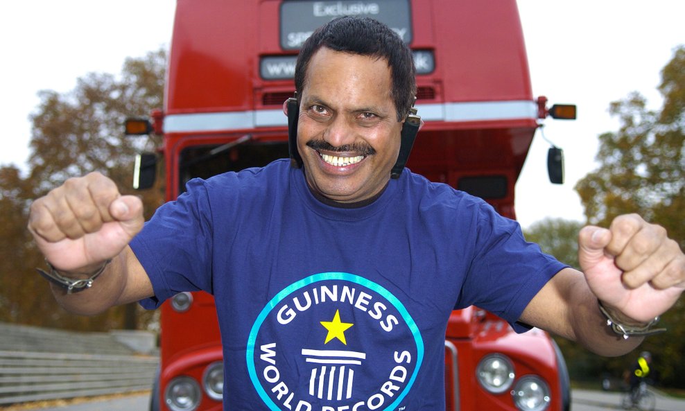 Manjit Singh autobus guinnessov rekord