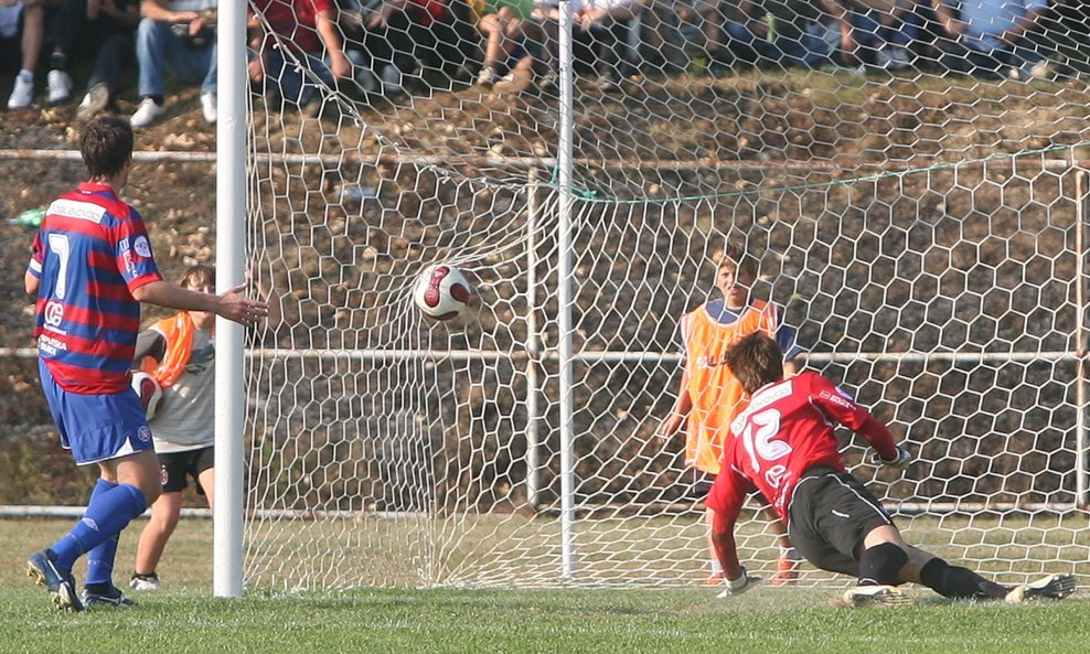 Lipik Hajduk pogodak