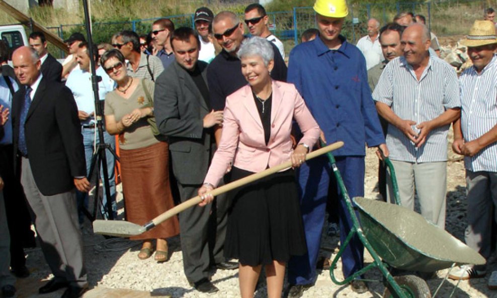 jadranka kosor - lopata