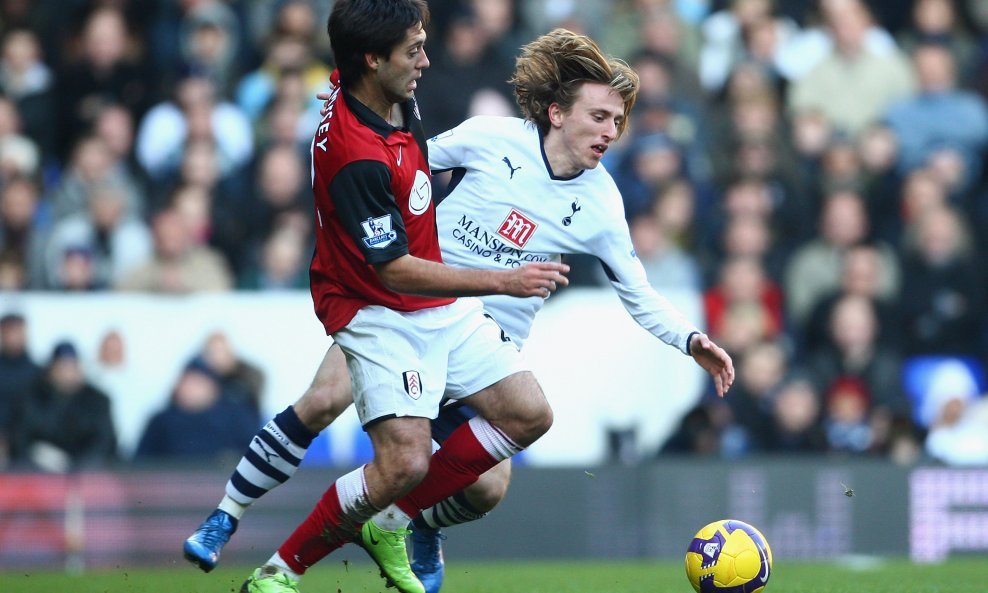 Clint Dempsey (Fulham) i Luka Modrić (Tottenham) sezona 2008/09