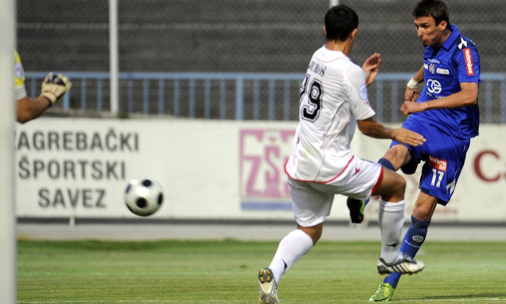 Mario Mandžukić, Sesvete-Dinamo 2009-10