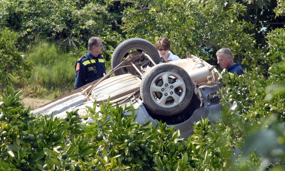 prevrnuti automobil