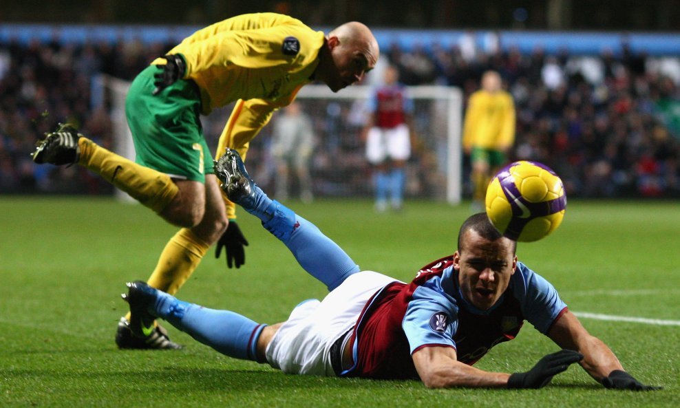 Žilina Aston Villa Vladimir Leitner Gabriel Agbonlahor
