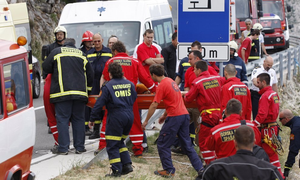 PROMETNA NESREĆA MAKARSKA PROVALIJA1