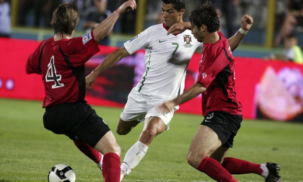 Ronaldo (Portugal), Cana i Vrapi (Albanija) 
