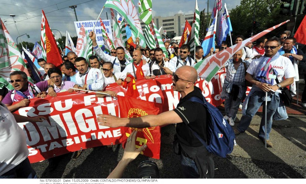 sindikalni prosvjedi pariz europa