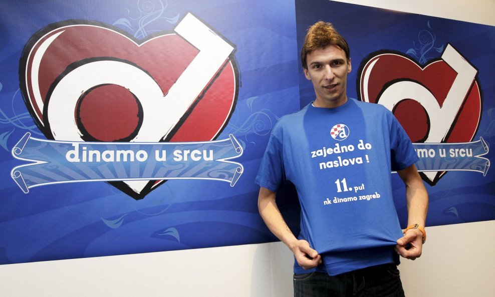Mario Mandžukić u majici prvaka