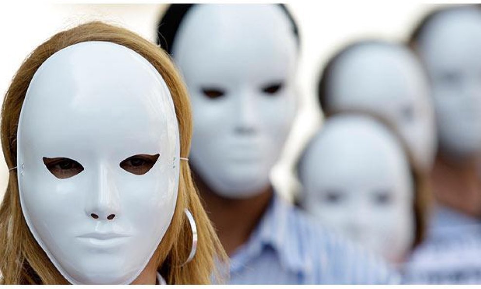 bijele maske prosvjed Rio de Janerio