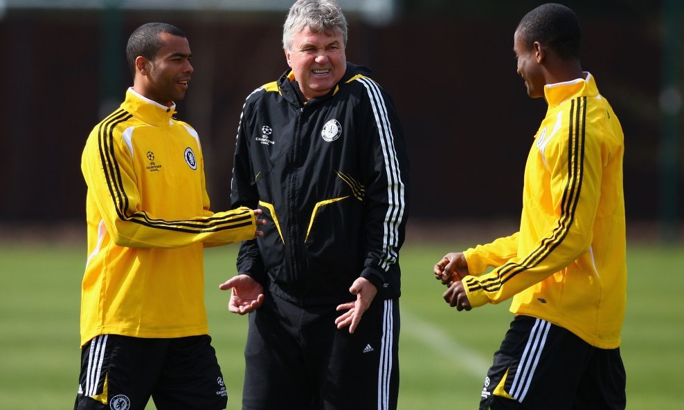 Ashley Cole, Guus Hiddink i Salamon Kalou