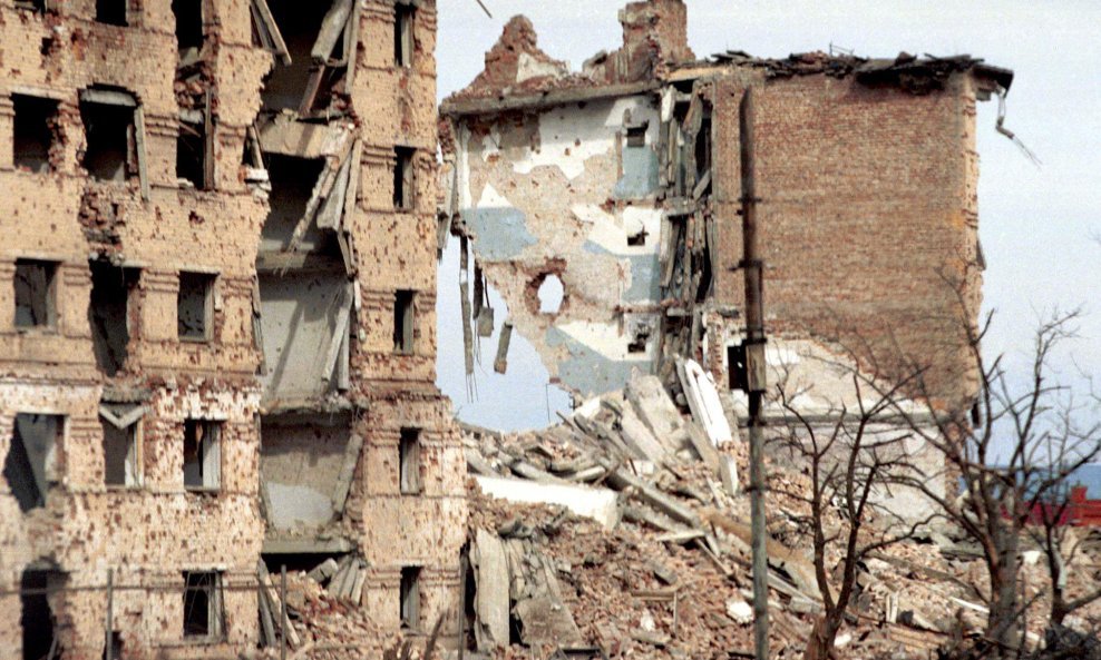 Grozni glavni grad Čečenije iz 2003. godine